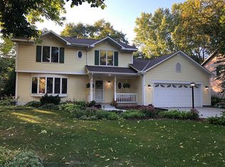 467 Sterling St S, Maplewood, MN 55119