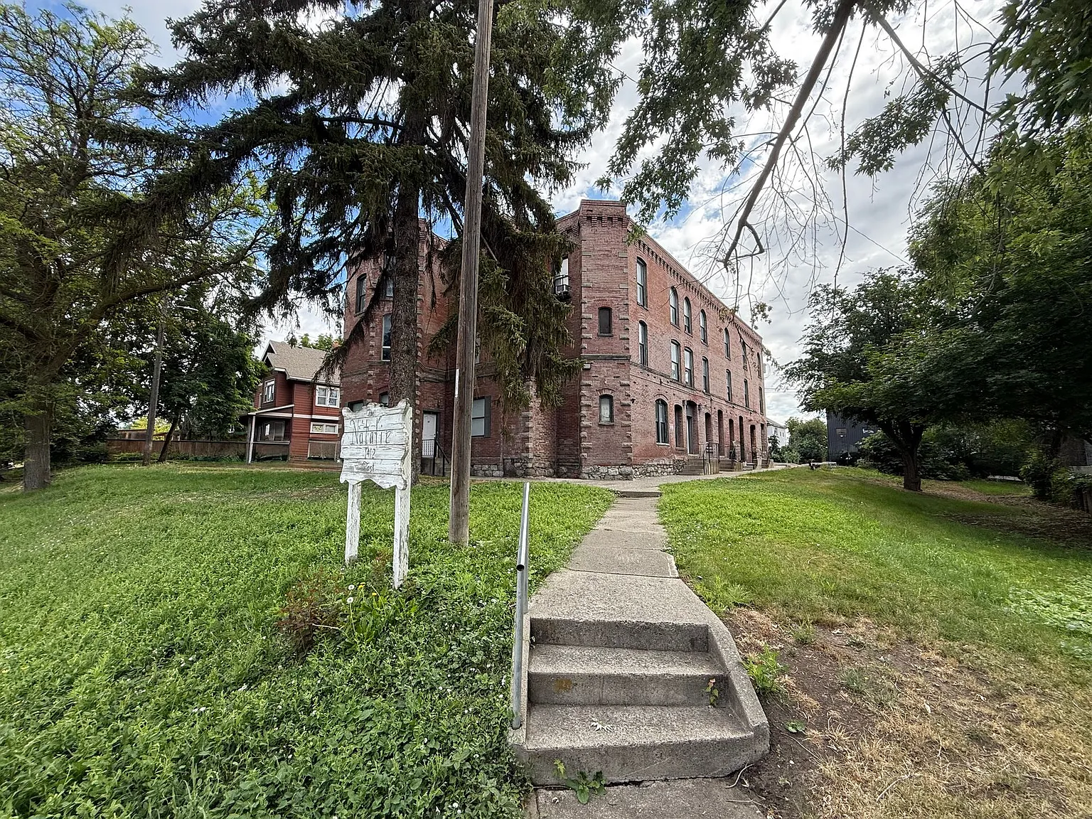 Natalie Apartments! — Photo 1