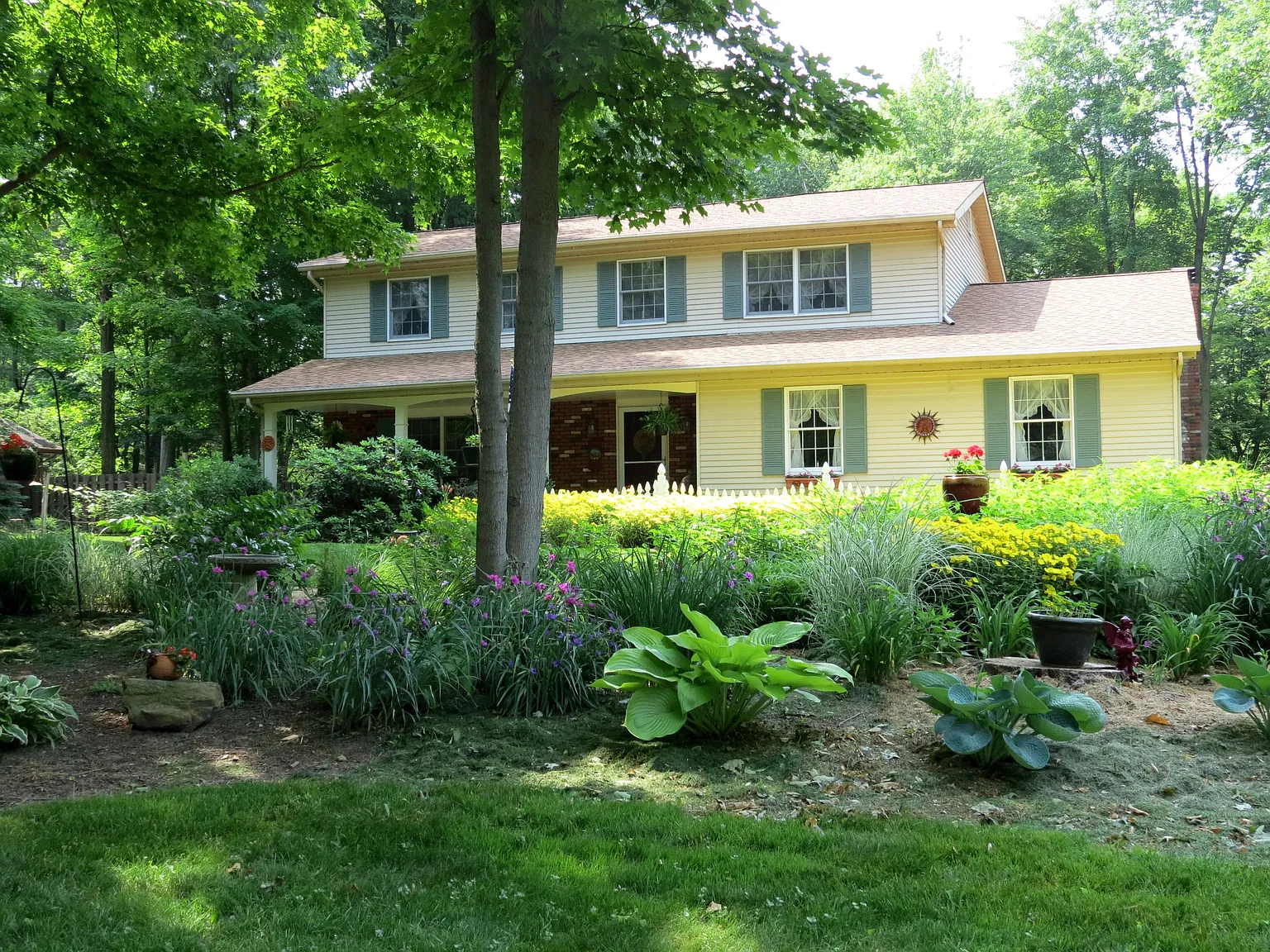 295 Rosewae Ave photo 1