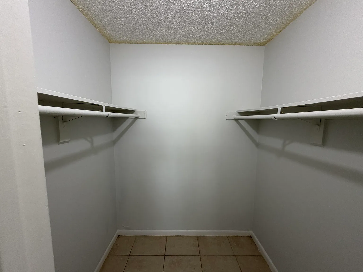 2 bed, 1.0 bath, 740 sqft, $1,599 — Photo 3
