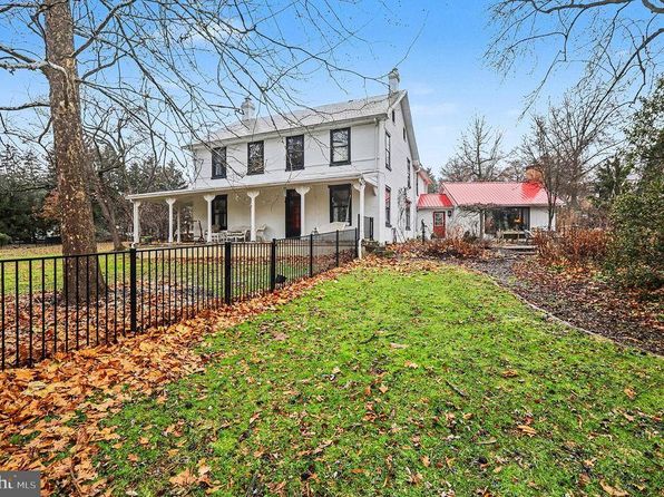 3513 Schoolhouse Ln