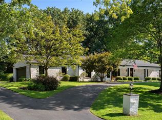 9 Villa Coublay Dr, Saint Louis, MO