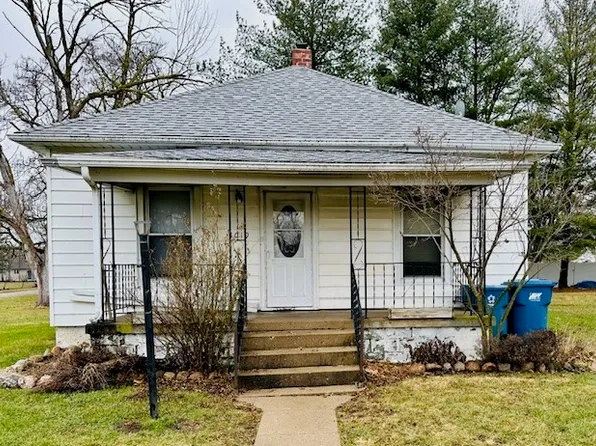 1019 S McKinley Ave, Hoopeston, IL 60942