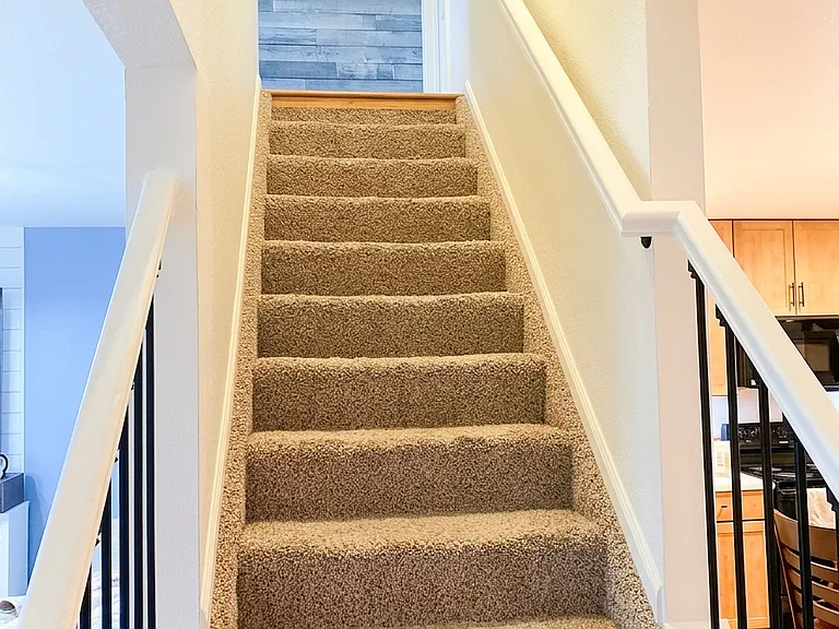 430 Montgomery Dr — Photo 7