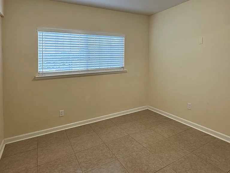 3115 Flower Cir — Photo 6