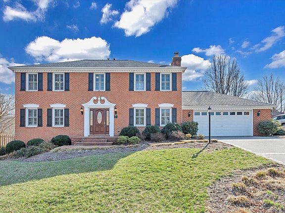 3rd image of 710 Joan Cir