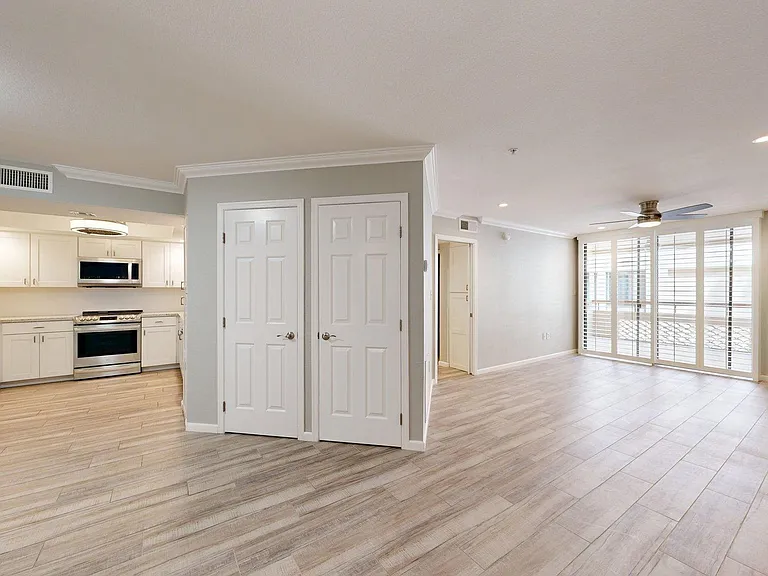 4200 N Miller Rd #309 — Photo 2