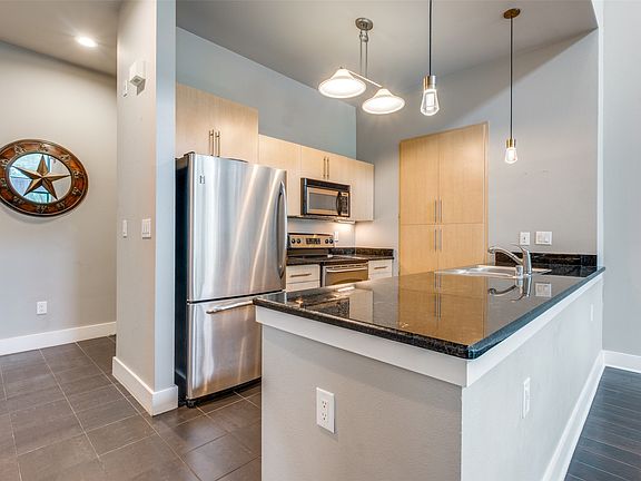 4th image of 4605 Cedar Springs Rd APT 341