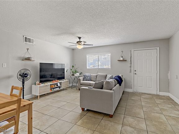 4th image of 209 Paul Ave