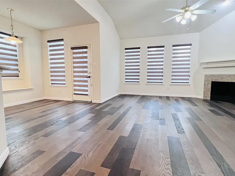 818 Green Pond Dr — Photo 10
