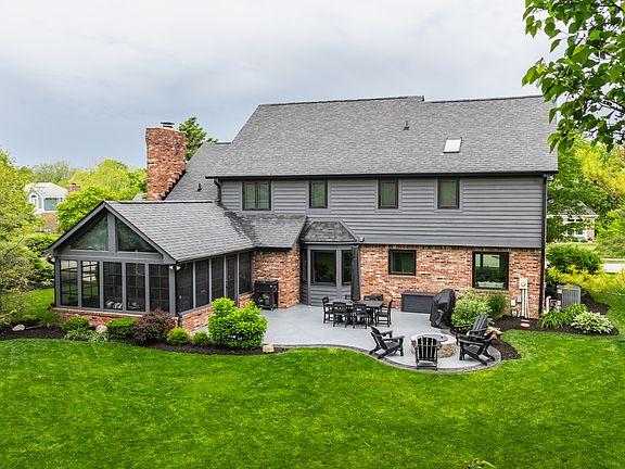 3rd image of 702 Palmer Dr