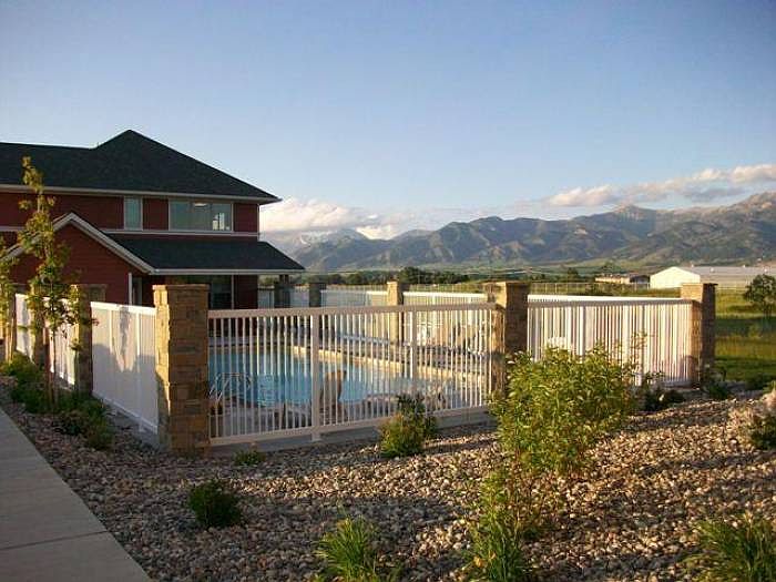 Pool and Leasing Office