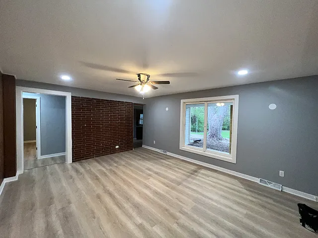 1108 E 9th St #1B — Photo 3