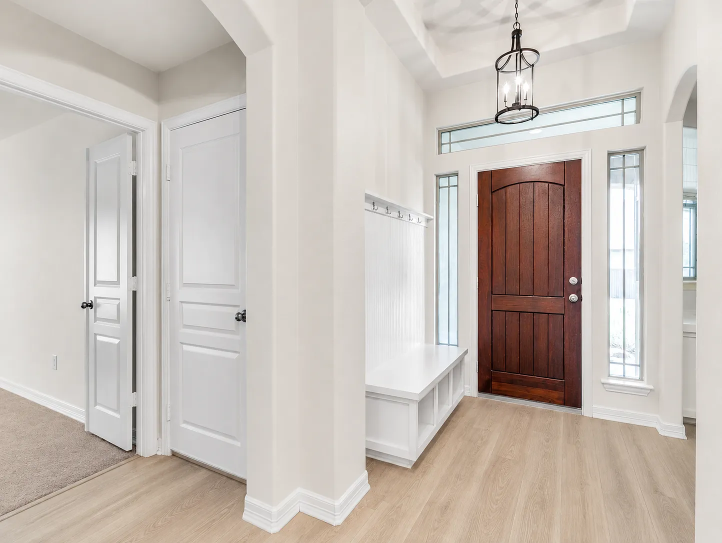 4 bed, 2392 sqft, $3,725 — Photo 4
