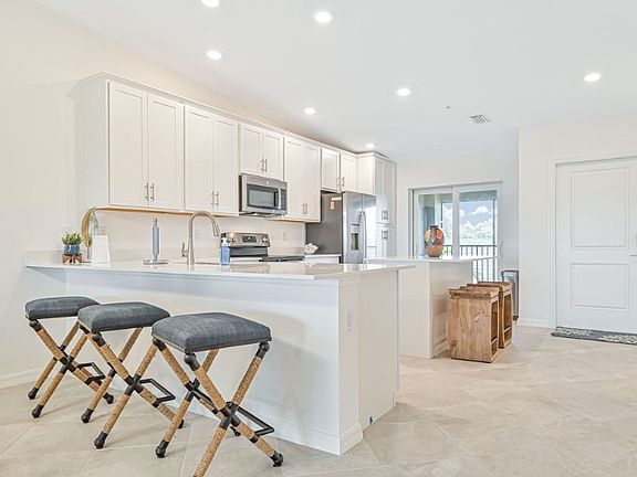 5th image of 14221 Heritage Landing Blvd #922