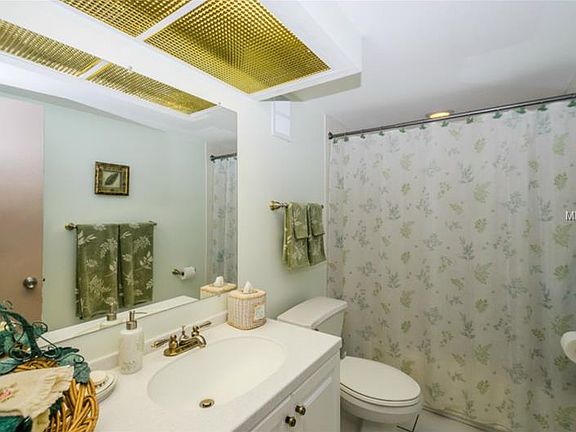 4th image of 632 Edgewater Dr Unit 432