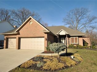 2852 Ironwood Dr, Akron, OH 44312