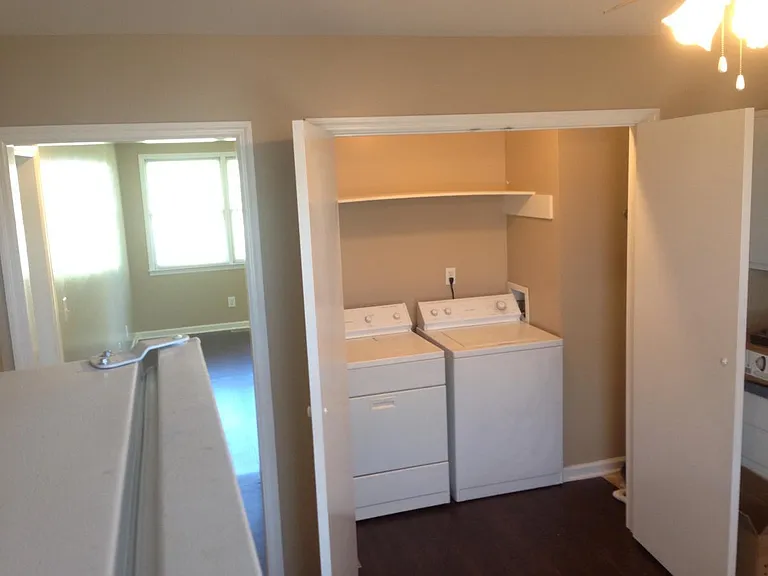 1205 Ireland St — Photo 4