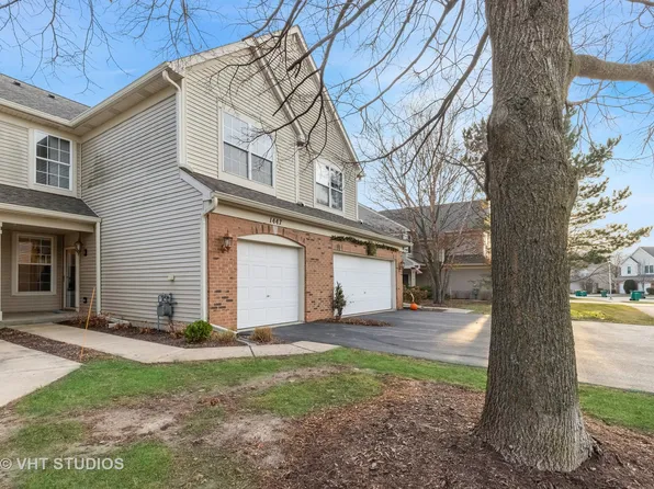 1447 Doolittle Ln, Grayslake, IL 60030