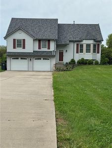 1413 Sycamore Ridge Dr, Lansing, KS, 66043