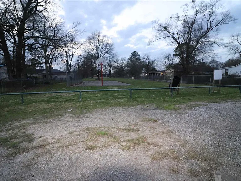2654 Sheldon Dr — Photo 8