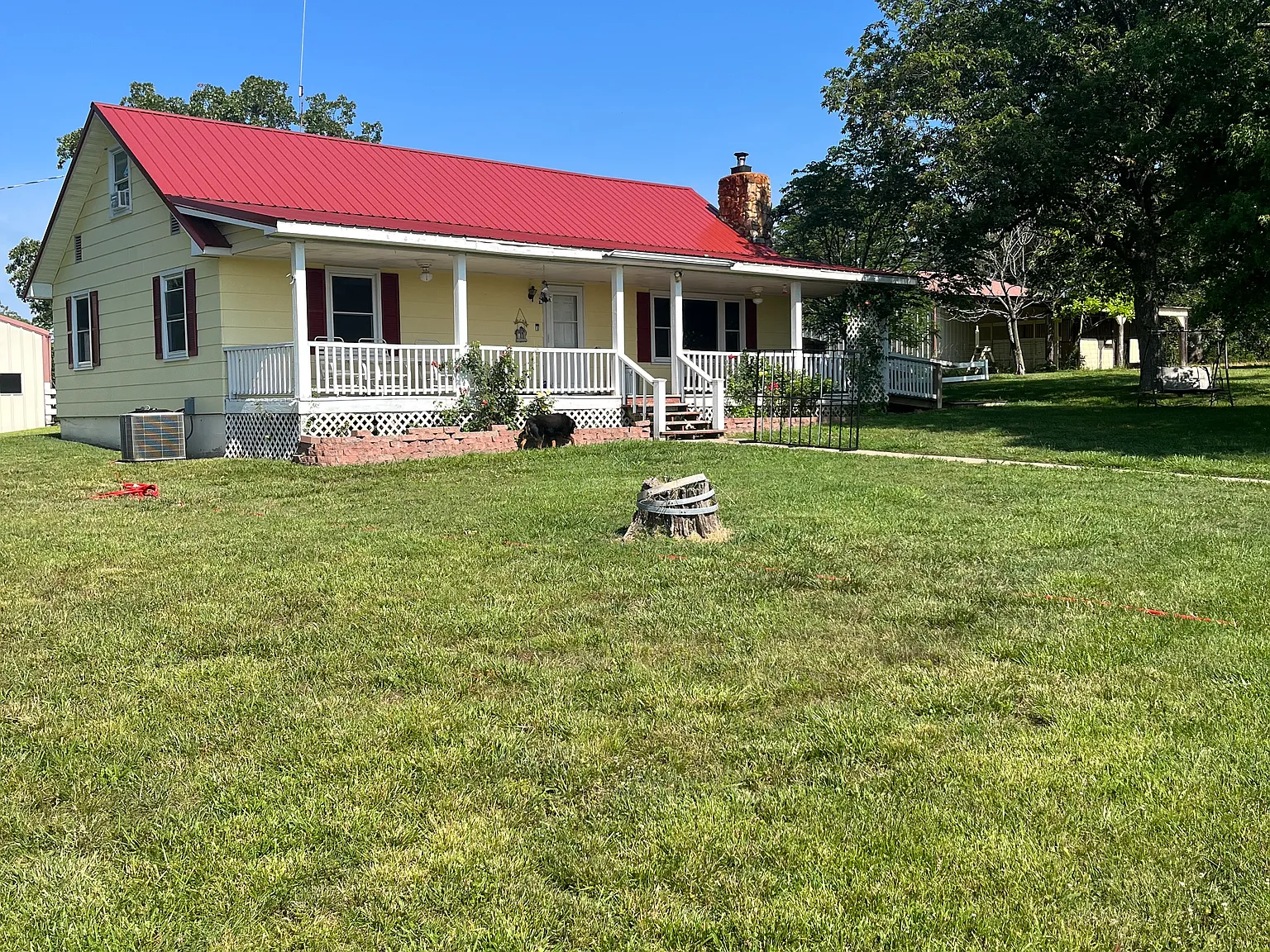 5 bed, 2392 sqft, $2,300 — Photo 2