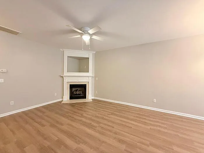 3 bed, 2.5 bath, 1549 sqft, $1,850 — Photo 2