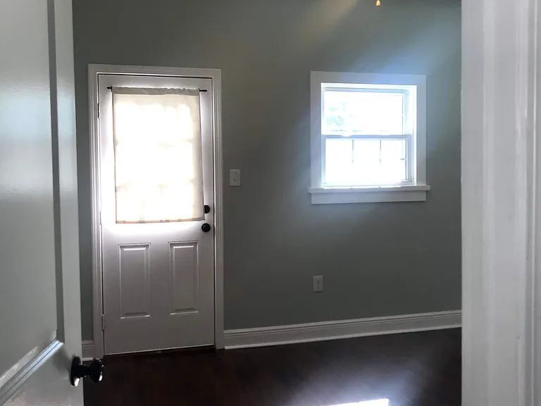 2704-2706 Clover St — Photo 13