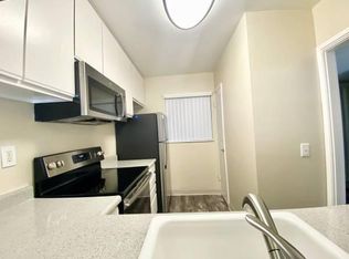 2211 Lake Rd APT 205, Belmont, CA 94002