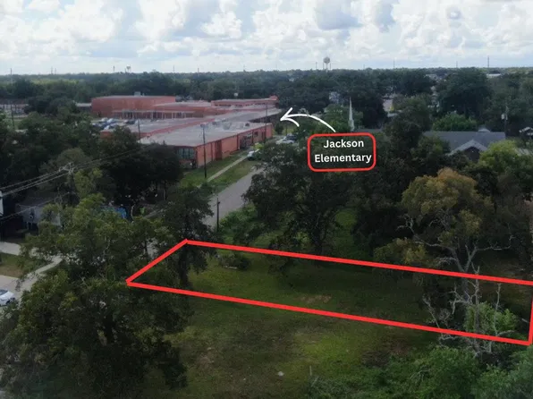 204 3rd St, Rosenberg, TX 77471