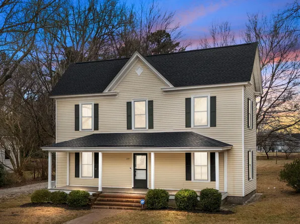 230 Chavasse Ave, Henderson, NC 27536