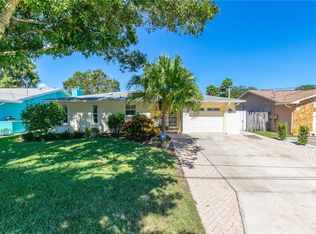 4 Oak Ave, Palm Harbor, FL 34684