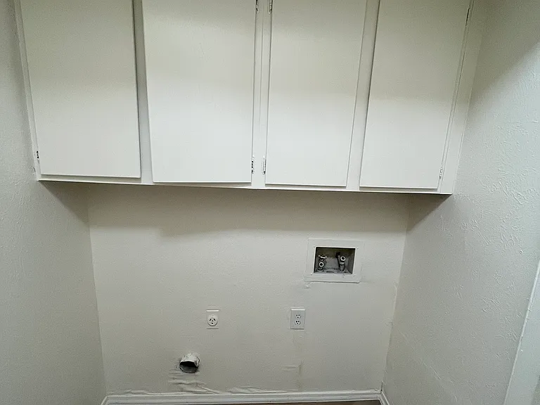 Fieldwood Dr — Photo 8