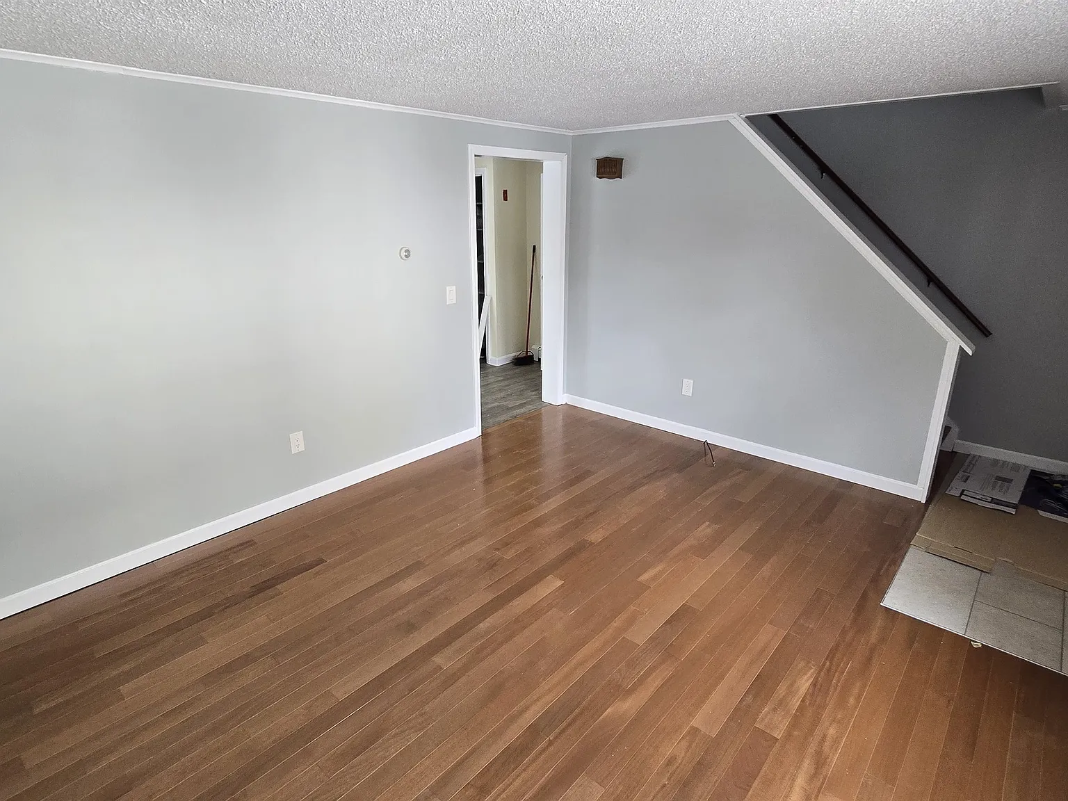 2 bed, 1.5 bath, 925 sqft, $1,950 — Photo 3
