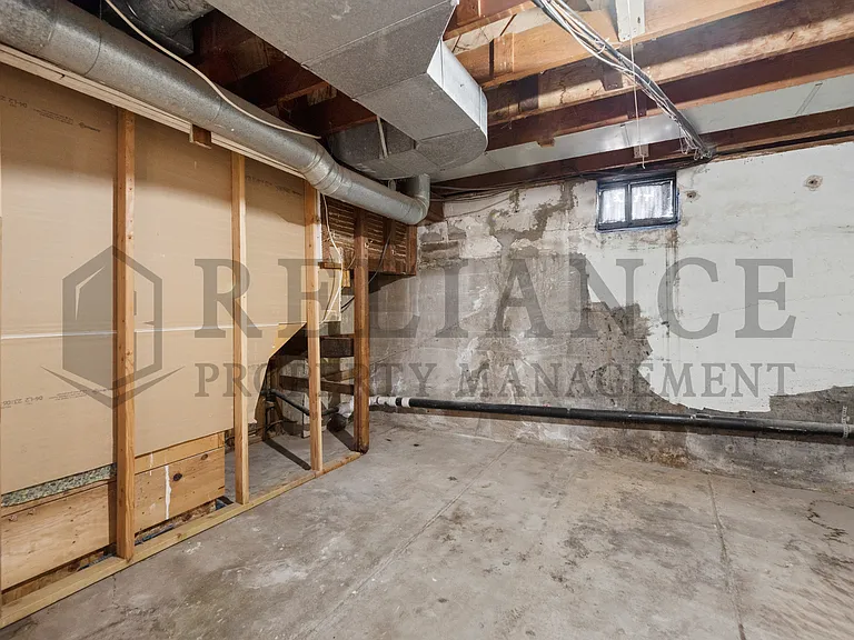 215 N King St — Photo 35