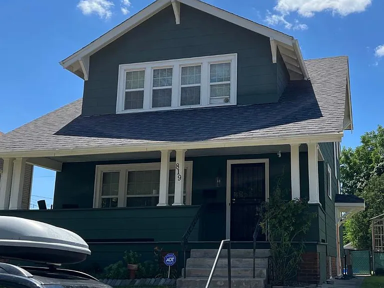 819 Carpenter St — Photo 1