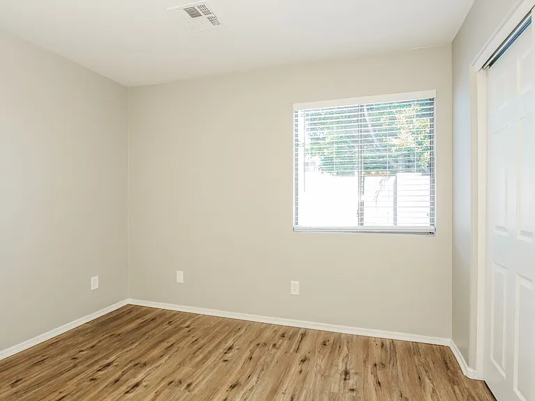 1840 S 106th Ln — Photo 13
