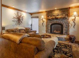 221 Canyon Blvd #137, Mammoth Lakes, CA 93546