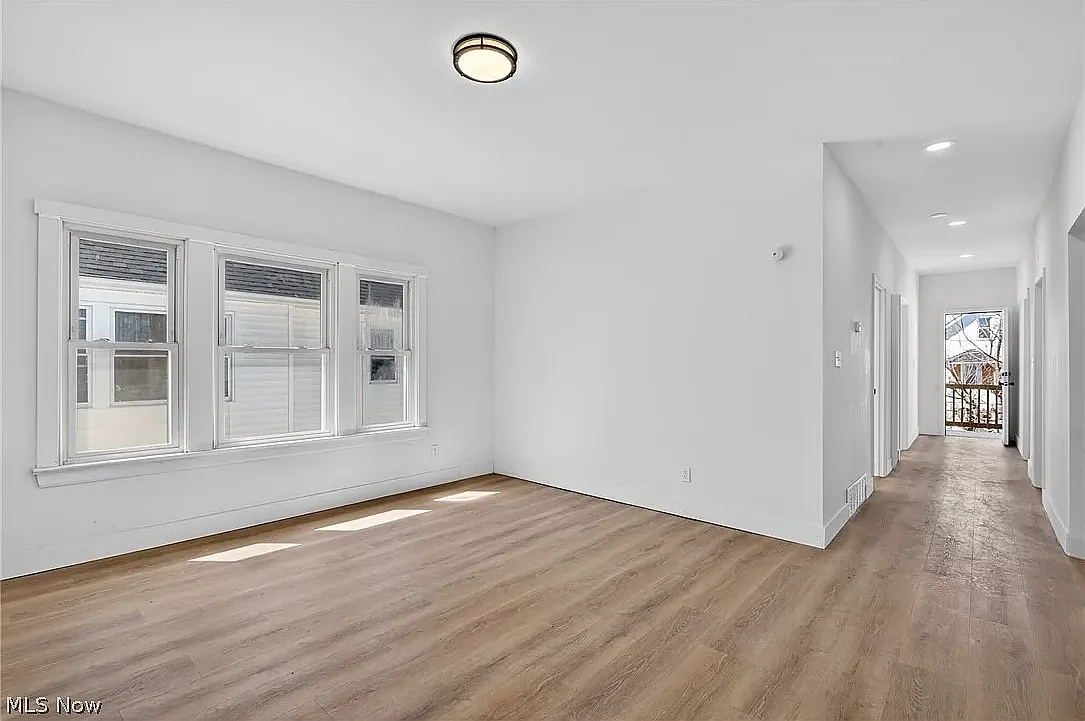 3 bed, 1370 sqft, $1,500 — Photo 3