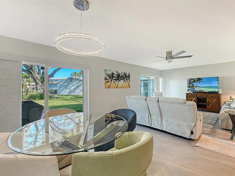 131 Whispering Sands Cir #V-33 — Photo 7