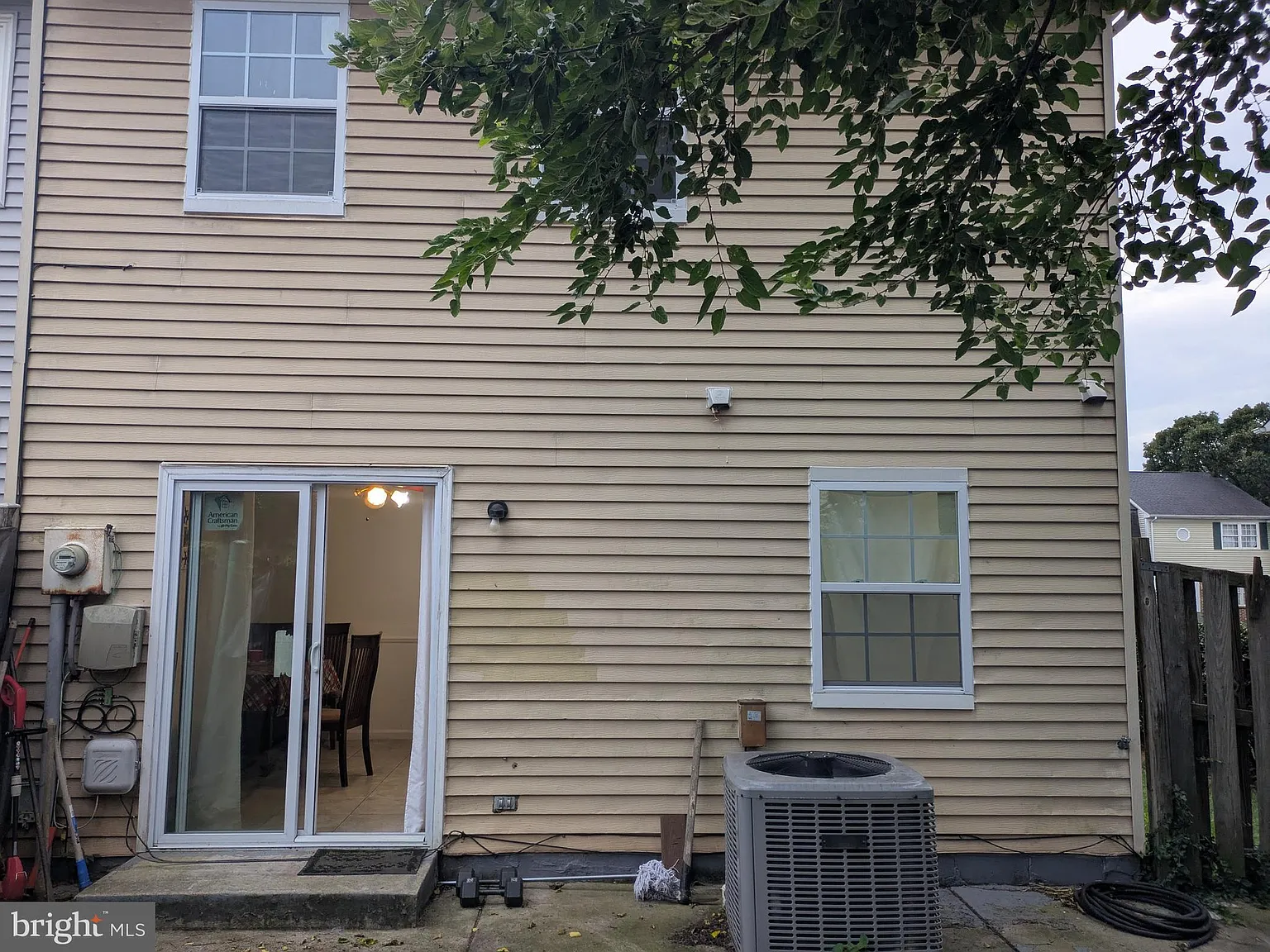3 bed, 2.5 bath, 1240 sqft, $2,450 — Photo 2