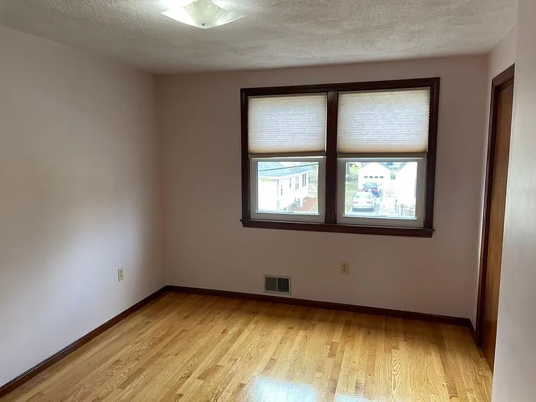 19 Marlborough Rd — Photo 11