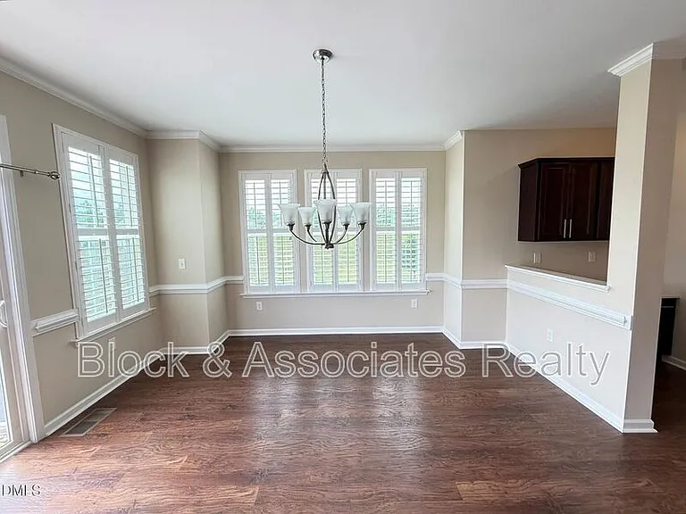 537 Austin View Blvd — Photo 17