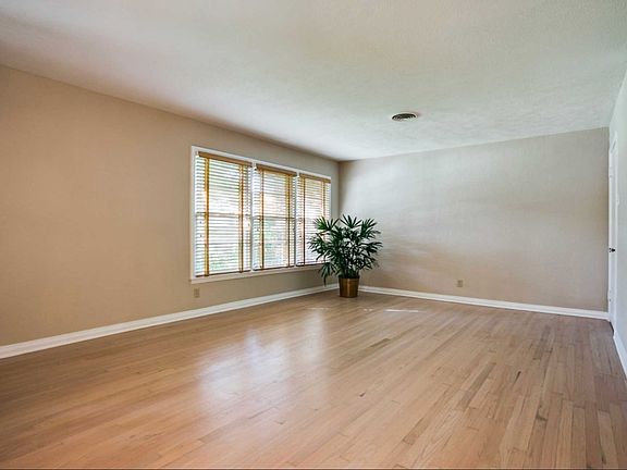 3rd image of 4748 Trail Lake Dr