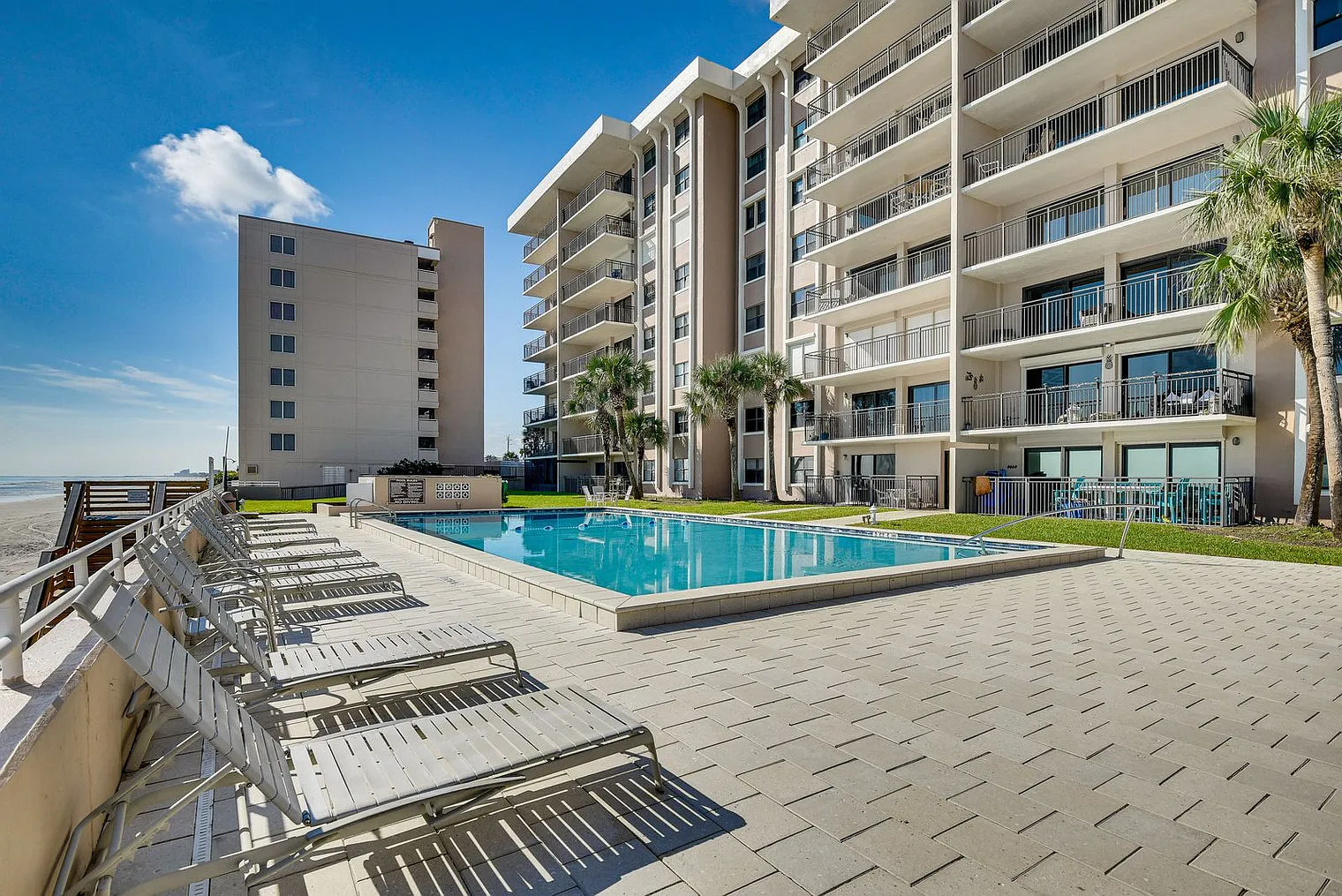 2 bed, 2.0 bath, 1259 sqft, $4,435 — Photo 4