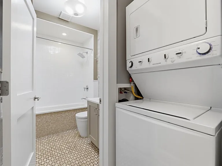 604 Adams St #4 — Photo 9