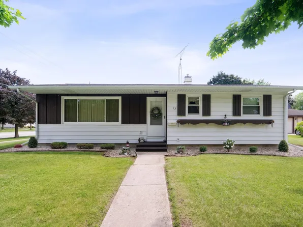 73 N Saint Josephs Ln, Fond Du Lac, WI 54935