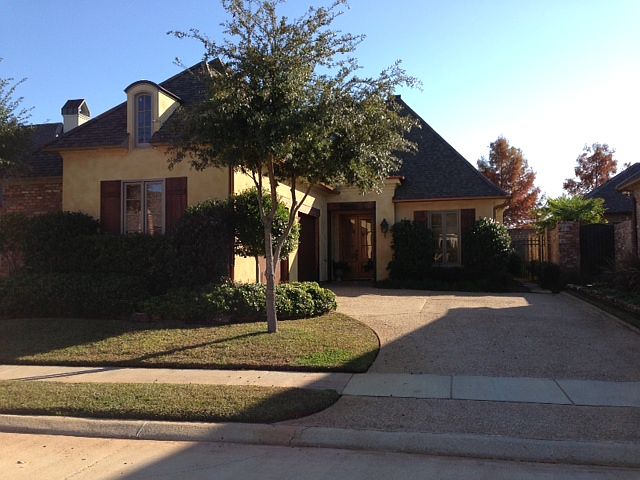 Pristine Oak Alley home
