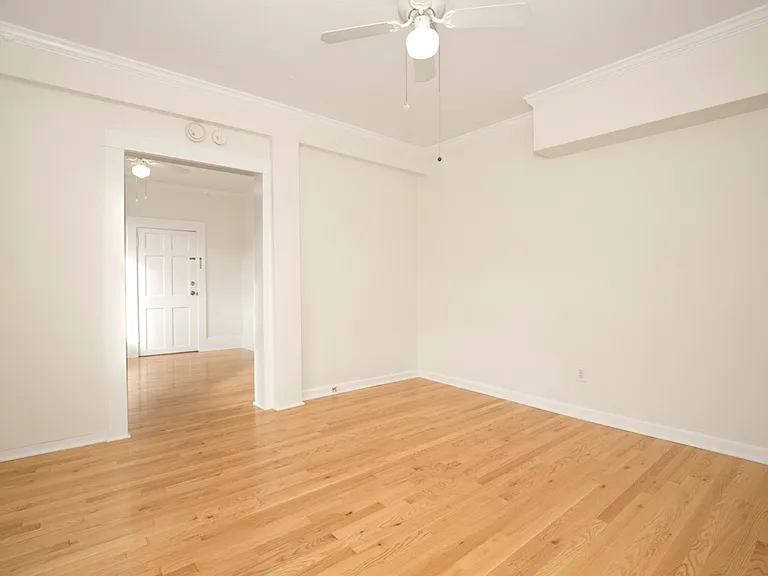 Blaine Apartments — Photo 4