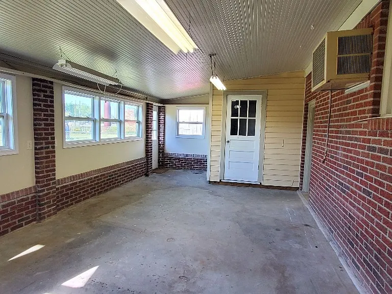 1618 Lexington Dr — Photo 13